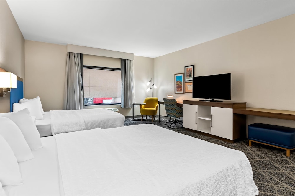 Hampton Inn Laramie - photo 10