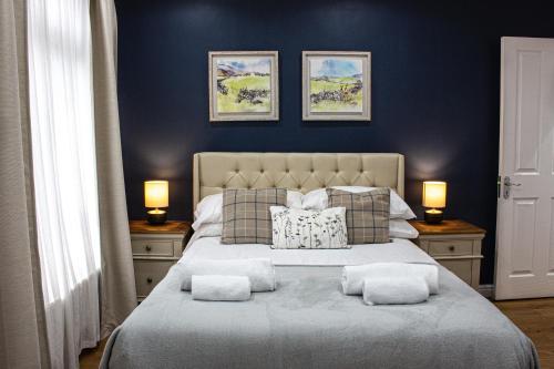 Spacious 4BR house 2 en suites with garden & on site parking — 4-Star Luxury Hotel in Maidstone, United Kingdom