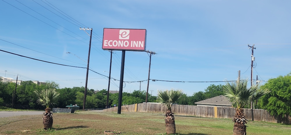 Econo Inn Lackland - photo 12