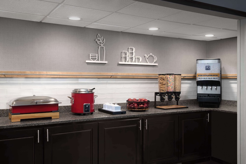 Hampton Inn Russellville - photo 39