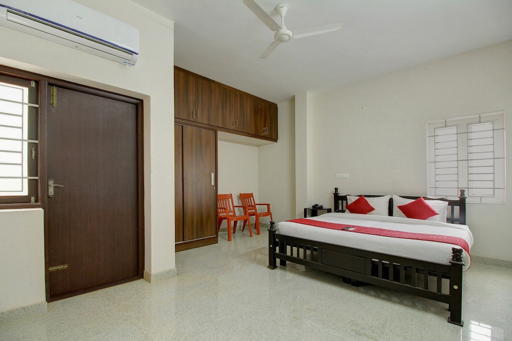 Oyo 14567 H2b - last minute hotel in Coimbatore