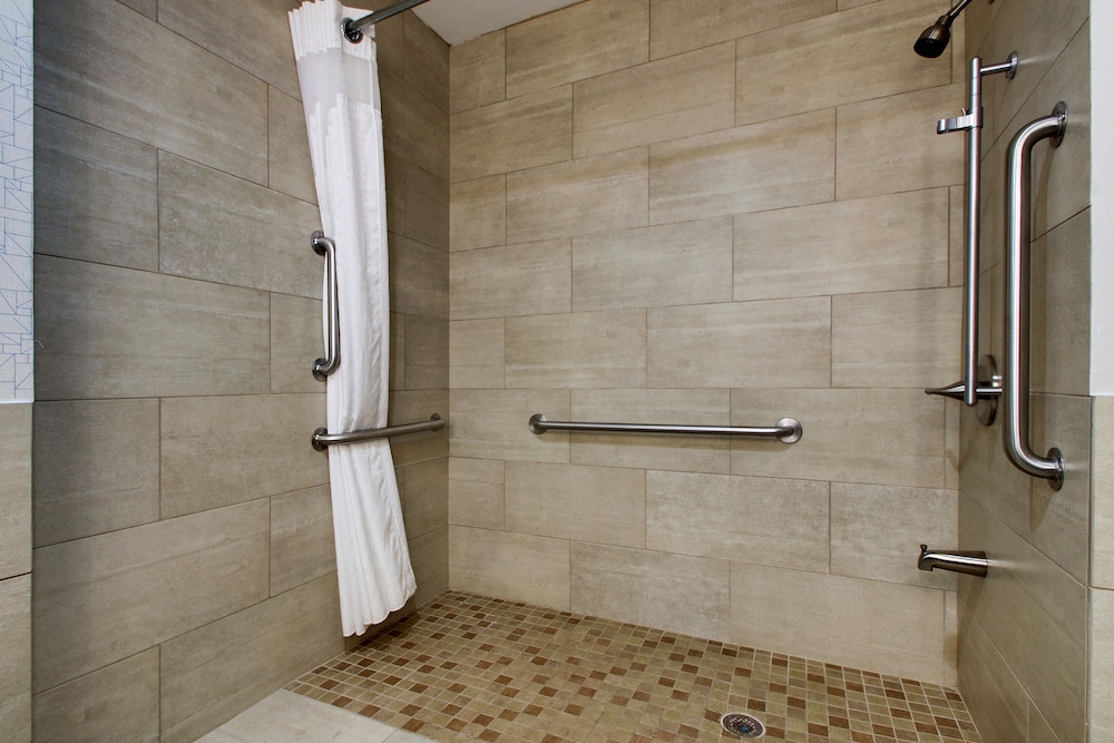 Holiday Inn Express & Suites Lebanon by IHG - photo 2