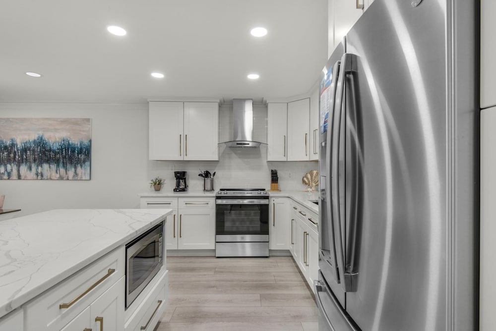 Edgewater Tower 2 407 - photo 18