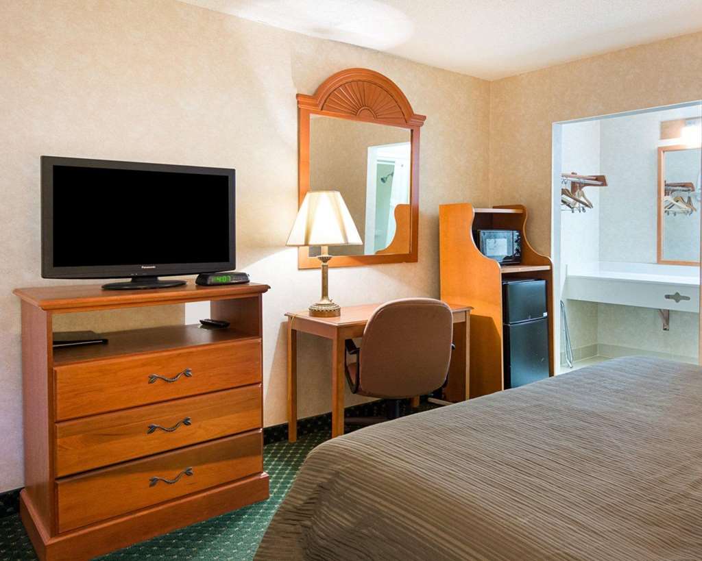 Quality Inn Petersburg Fort Lee Area - photo 11