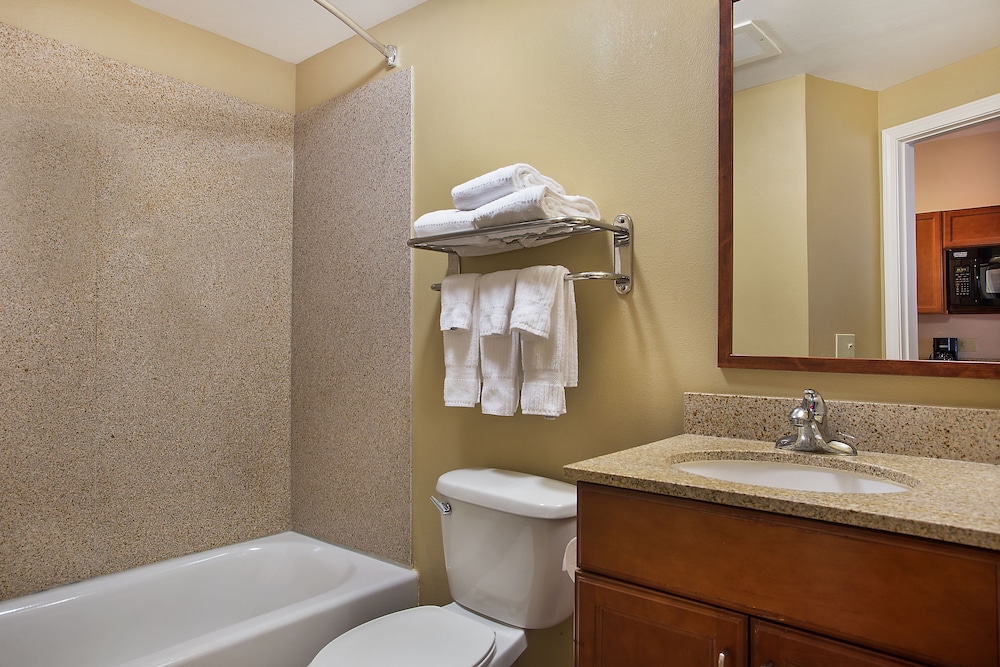 Candlewood Suites Tuscaloosa by IHG - photo 42