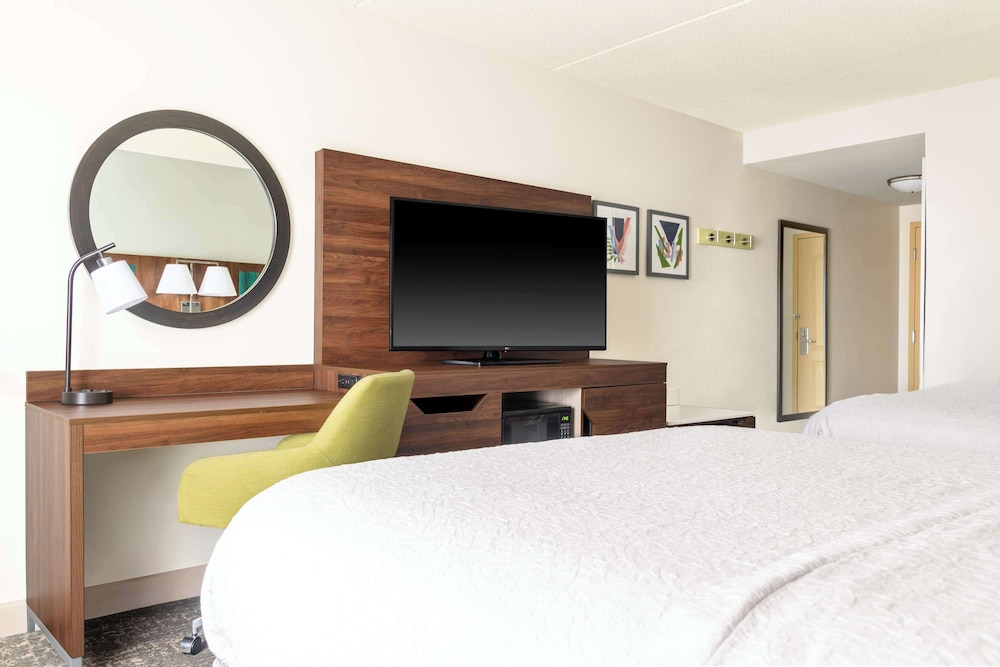 Hampton Inn & Suites Brookings - photo 6