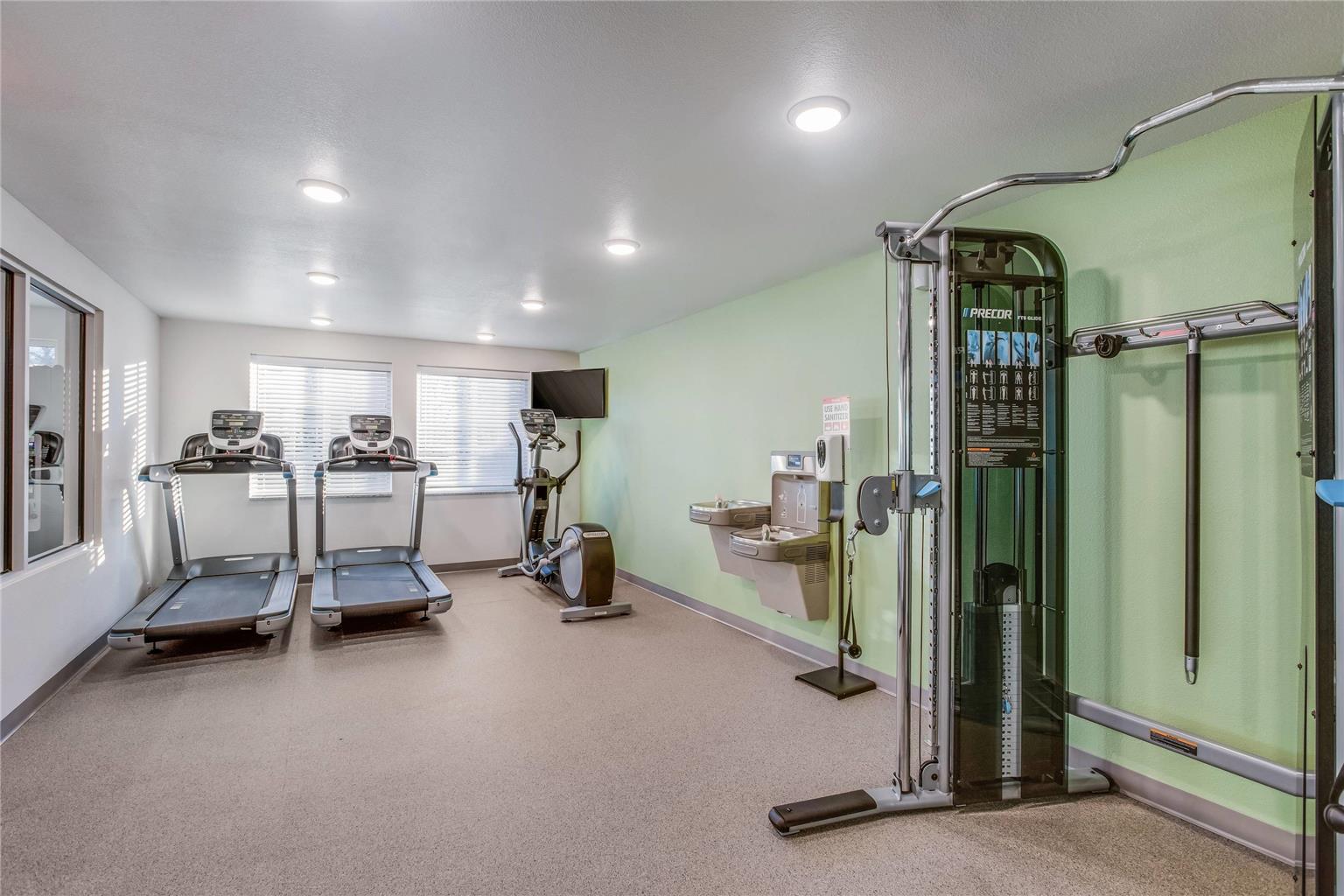 WoodSpring Suites Novi Farmington - photo 34