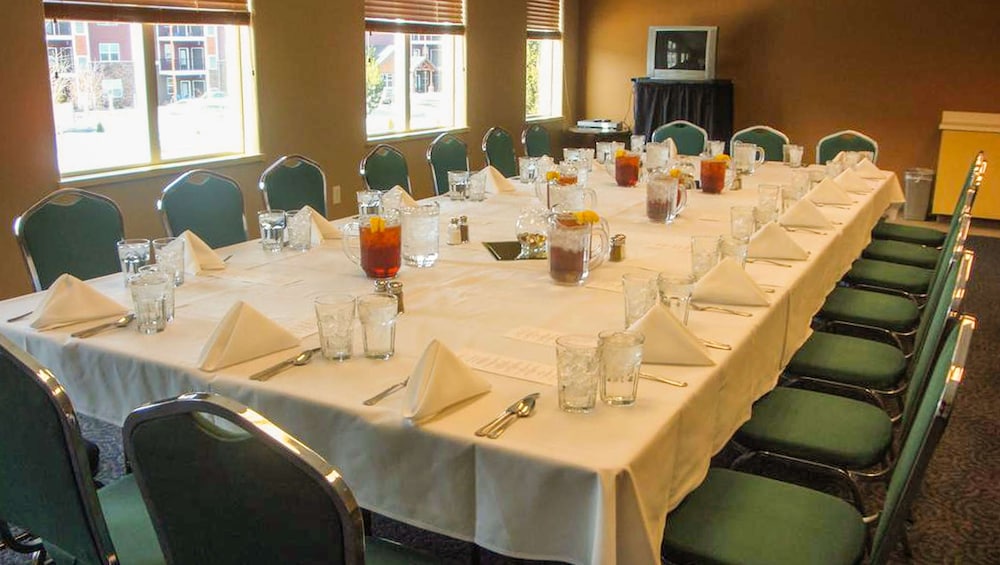 Broadway Inn Conference Center - photo 56