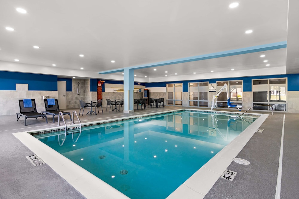 Hampton Inn & Suites Schererville - photo 28
