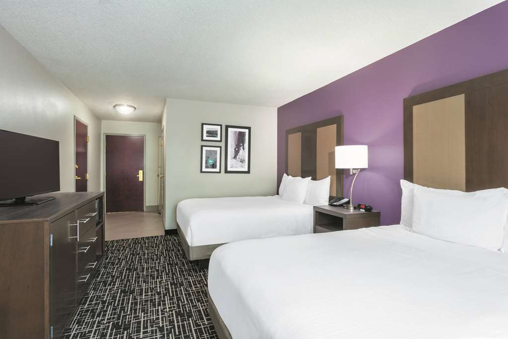 La Quinta Inn & Suites by Wyndham Covington - photo 10