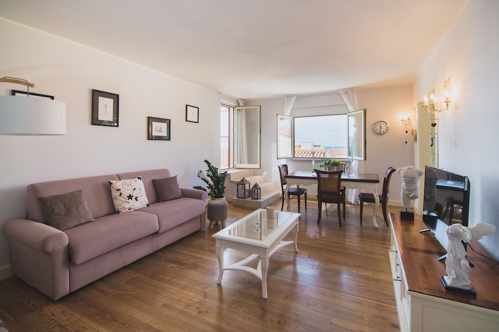 Corso Emanuele Apartments — 4-Star Luxury Hotel in San Vincenzo, Italy