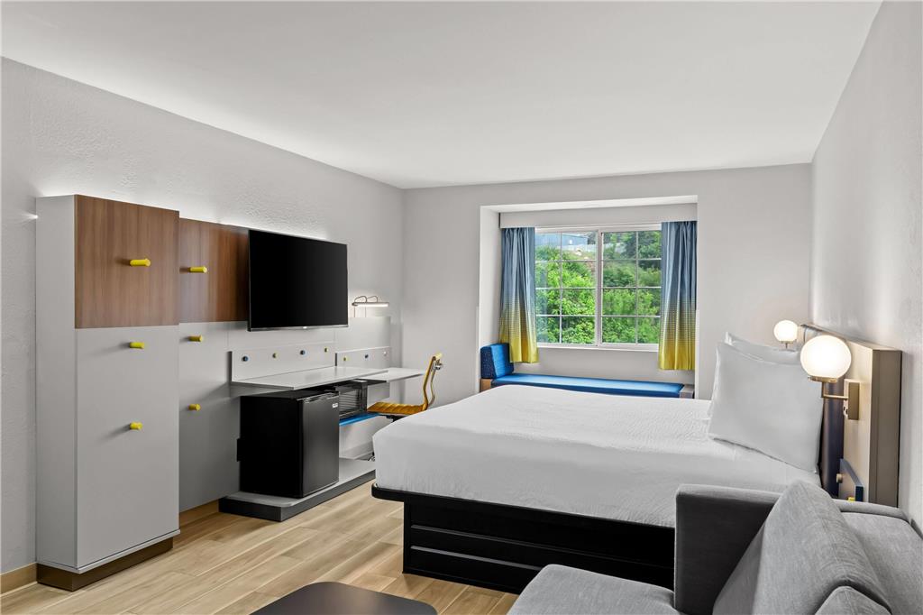Microtel Inn & Suites by Wyndham Norcross - photo 30