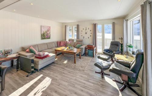 Beautiful Home In Stokmarknes — 4-Star Luxury Hotel in Stokmarknes, Norway