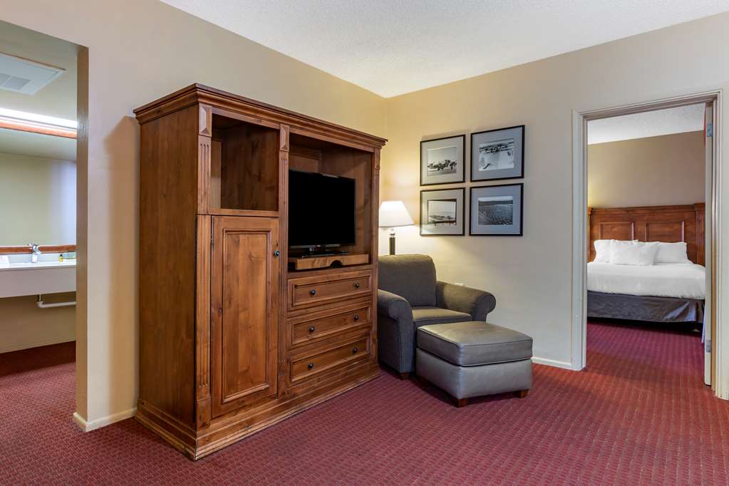 Best Western Plus King's Inn & Suites - photo 49