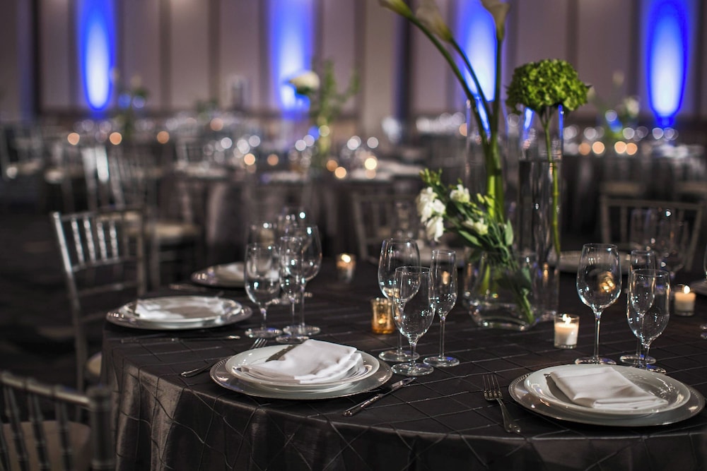 Renaissance Toledo Downtown Hotel - photo 9