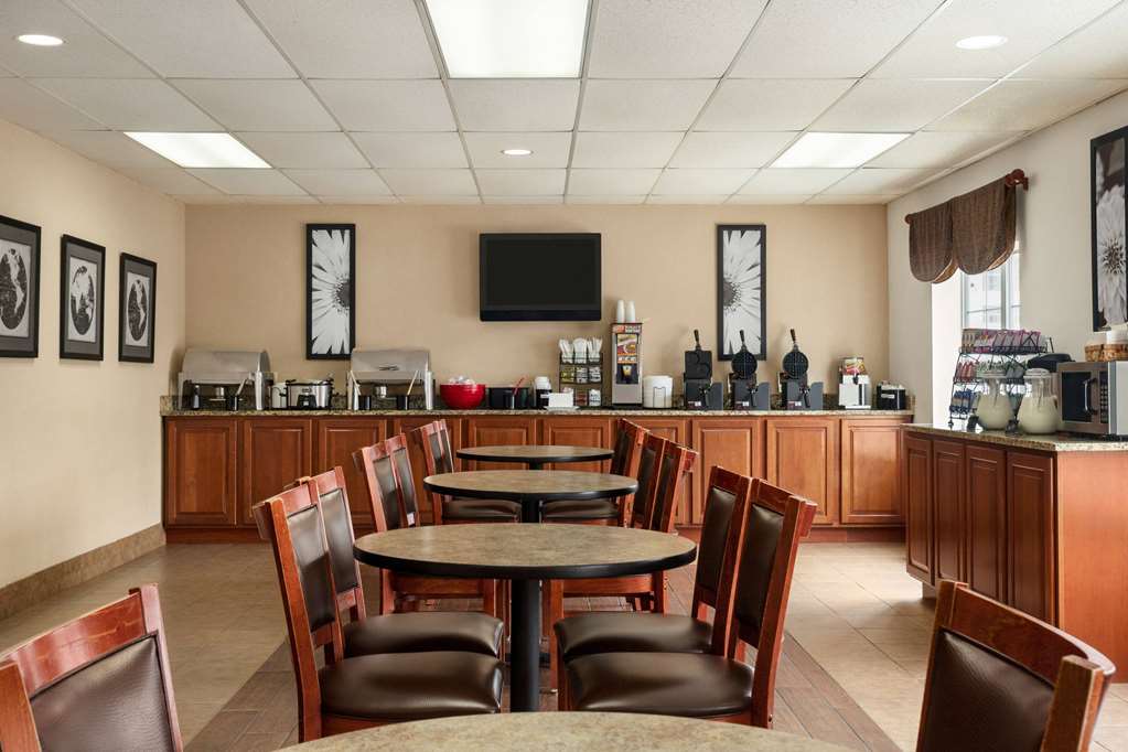 Ramada by Wyndham Pigeon Forge North - photo 28