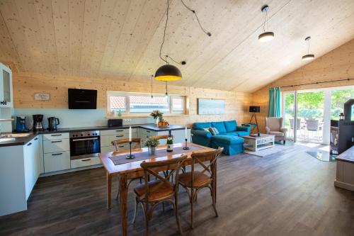 Typ G plus Kalkgrund Reederhaus — 4-Star Luxury Hotel in Neustadt In Holstein, Germany