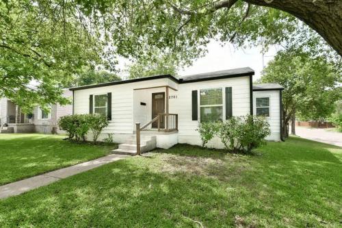 Pecan Hill House — 4-Star Luxury Hotel in Waco, United States