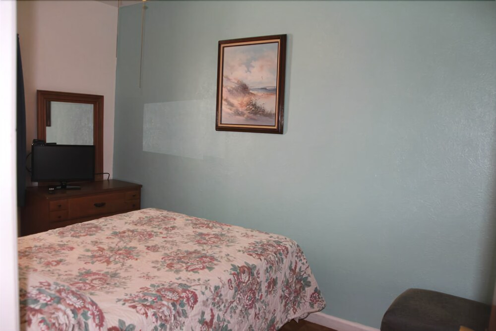 Beach Colony Motel - photo 4