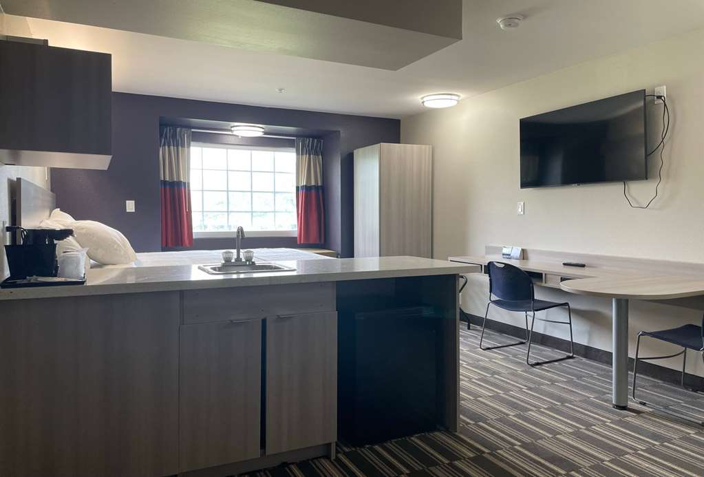 Microtel Inn & Suites by Wyndham Bossier City - photo 26