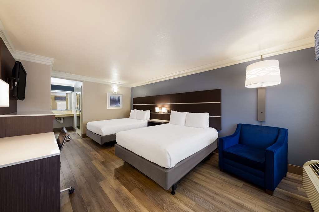 Best Western Inn & Suites Lemoore - photo 30