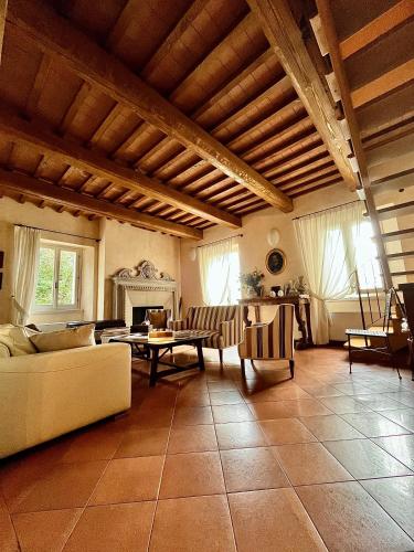 La Bargnina — 4-Star Luxury Hotel in Serrungarina, Italy