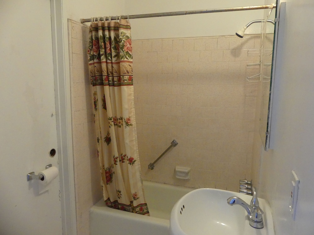 Wilshire Orange Hotel - photo 38