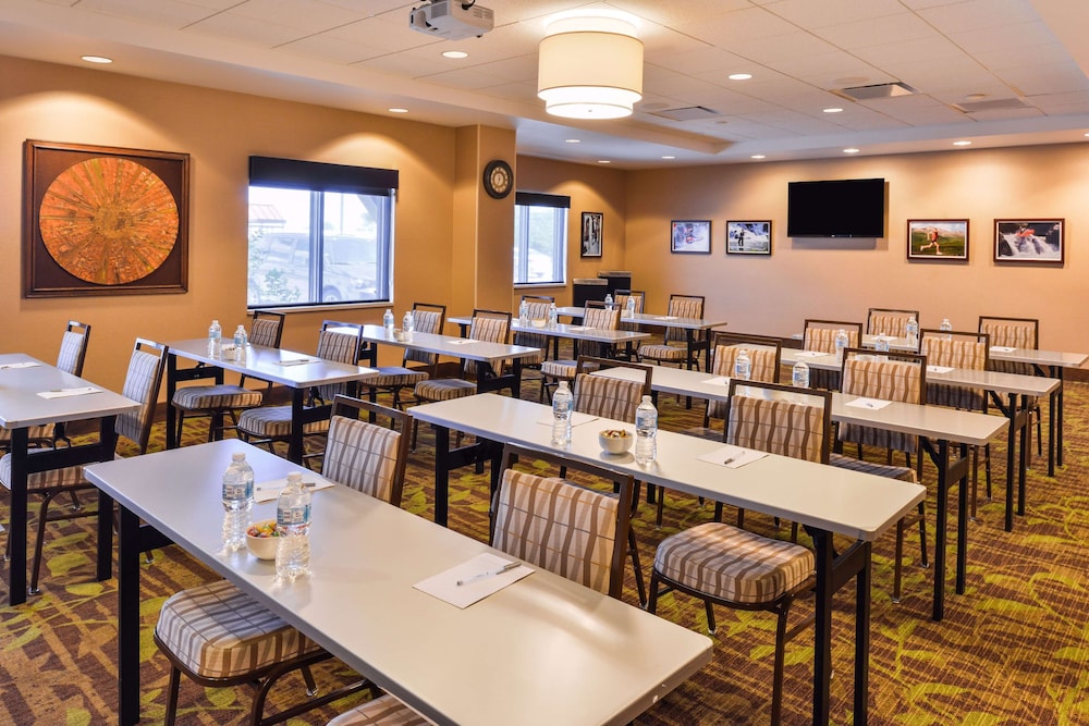 Hampton Inn & Suites Boulder North - photo 47