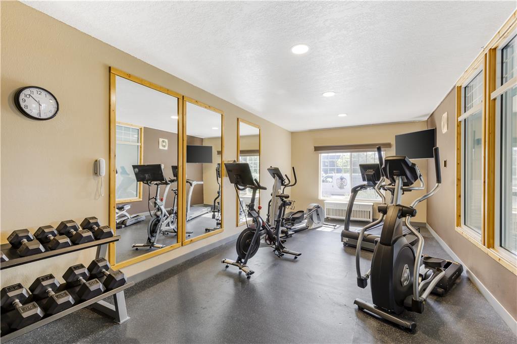 Best Western Plus Riverfront Hotel & Suites - photo 10