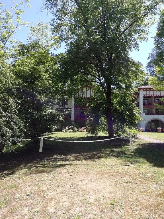 Appartement Le Parc D Arradoy — 4-Star Luxury Hotel in Saint-Jean-Pied-De-Port, France