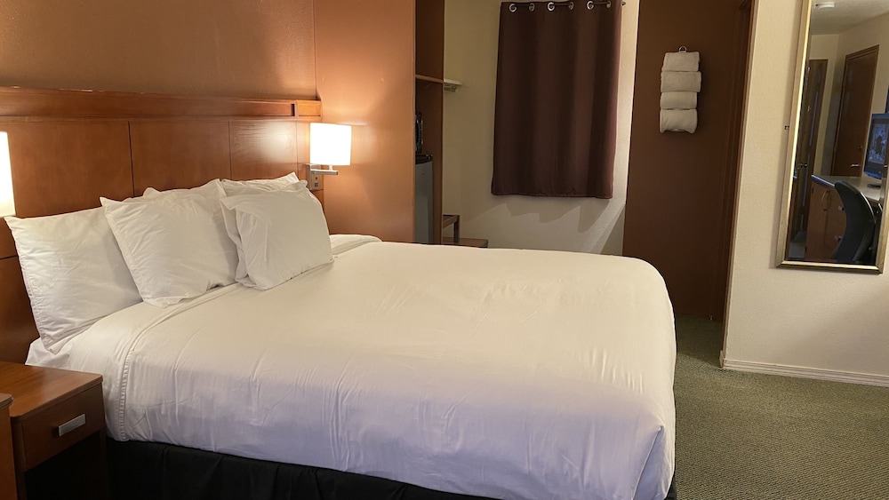 Lakeshore Inn Water Front - photo 4