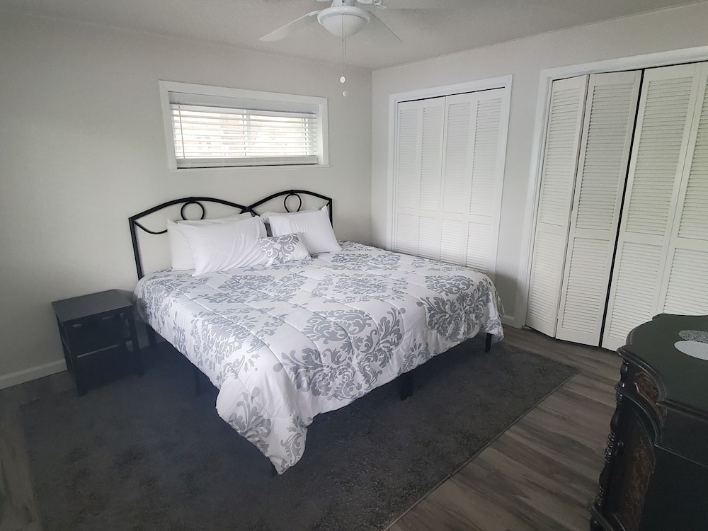Lake Breeze Resort - photo 23