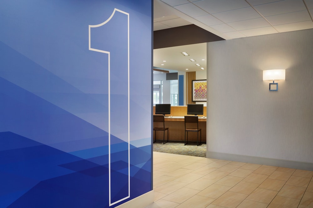 Holiday Inn Express & Suites Kokomo South by IHG - photo 39