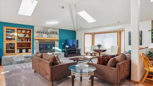 Cypress 27 - carbon neutral hotel in Sunriver