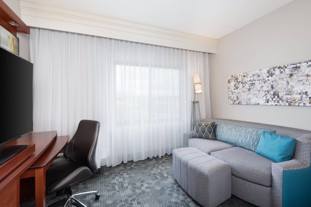 Courtyard by Marriott Pittsburgh Washington Meadow Lands - photo 15