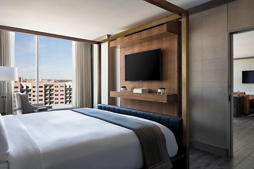 Omaha Marriott Downtown at the Capitol District - photo 21