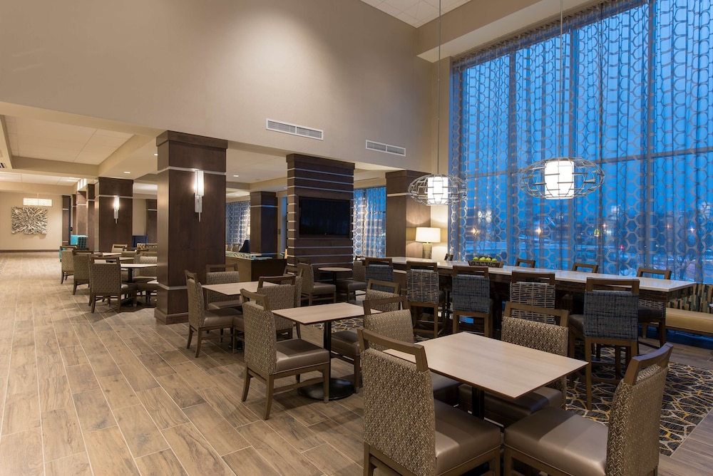 Hampton Inn & Suites Grand Rapids Downtown - photo 11