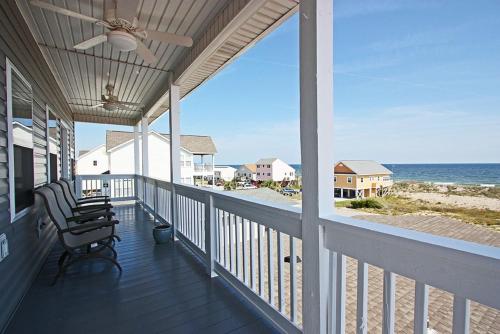 This Is It by Oak Island Accommodations - photo 27