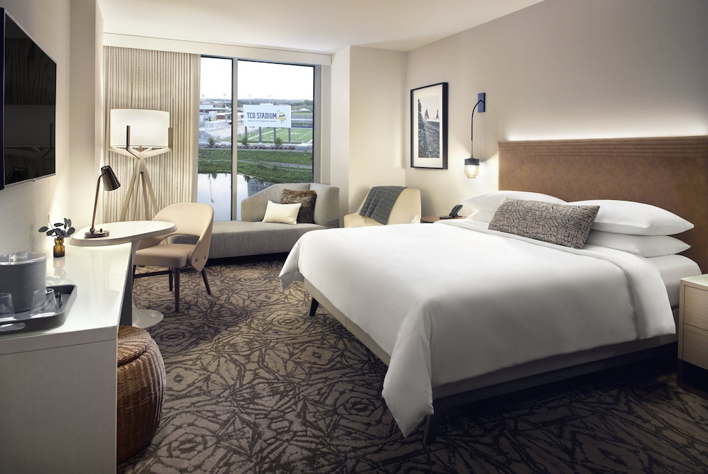 Omni Viking Lakes Hotel - photo 20