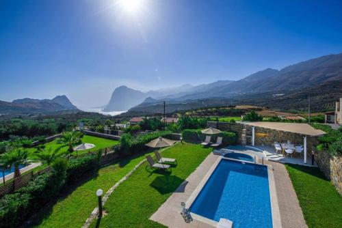Armonia Villa with Sea View — 4-Star Luxury Hotel in Agios Vasileios, Greece