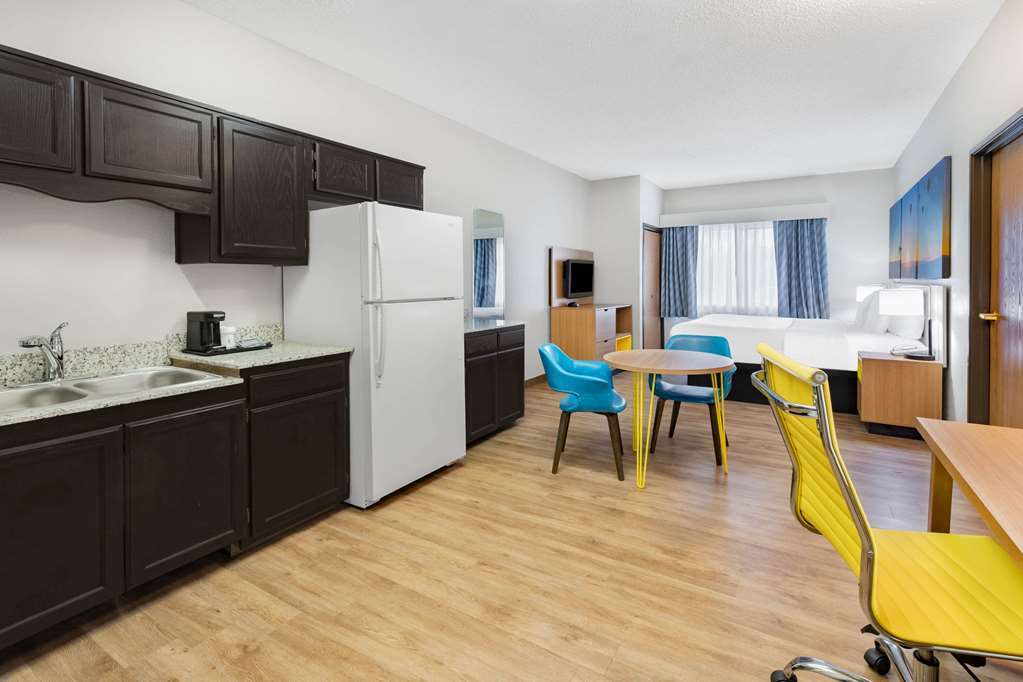 Days Inn by Wyndham Bernalillo - photo 14
