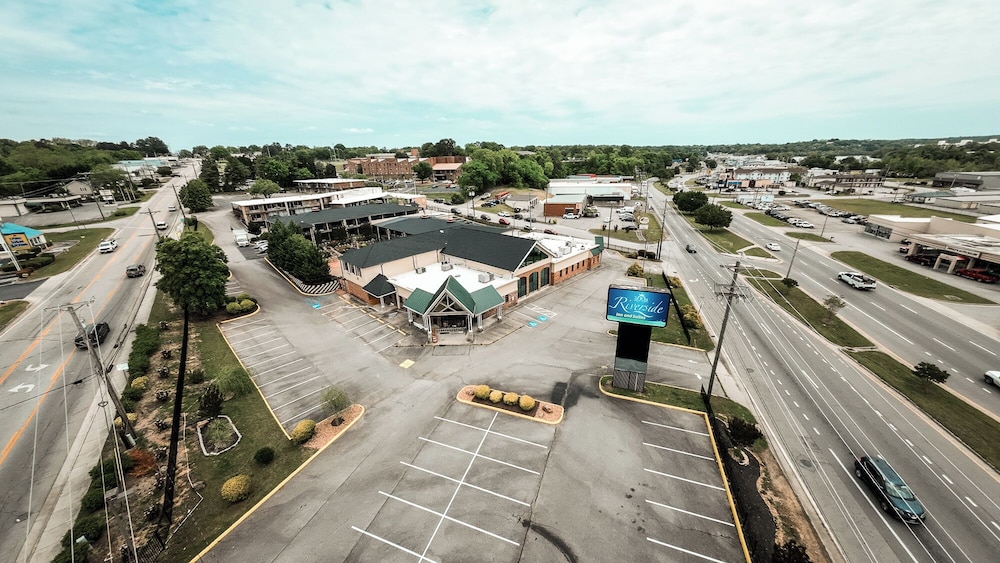 Riverside Inn & Suites by OYO Danville Ceaser Casino - photo 62
