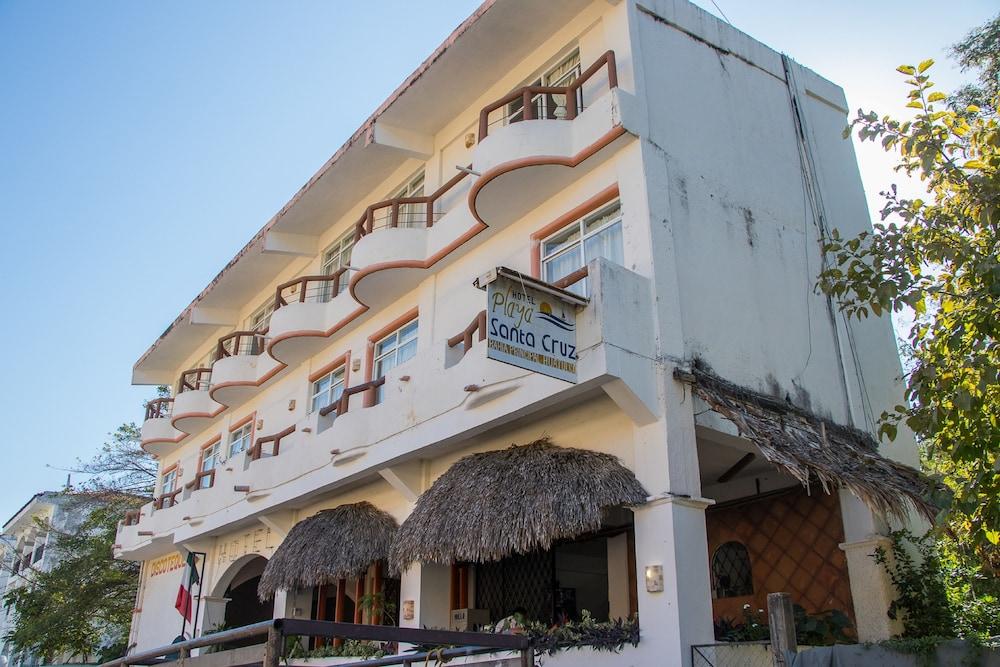 Hotel Playa Santa Cruz in Santa Maria Huatulco, Mexico