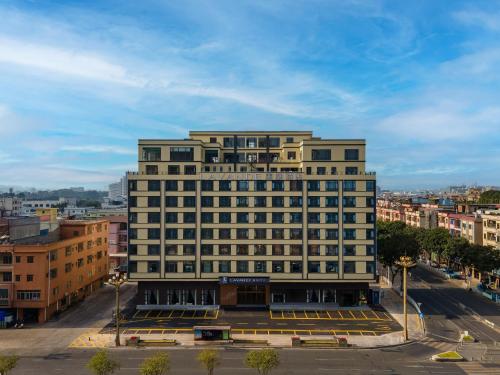 Lavande Hotel Dongguan Dongkeng - carbon neutral hotel in Dongguan