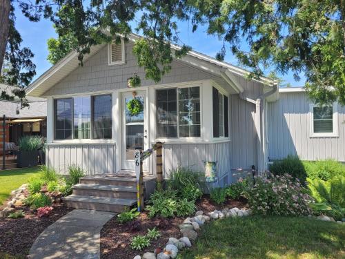 The Lily Pad on Benzie Blvd Super Cute in Beulah, United States