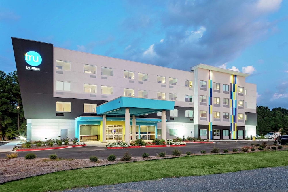 TRU By Hilton Crossett - featured photo