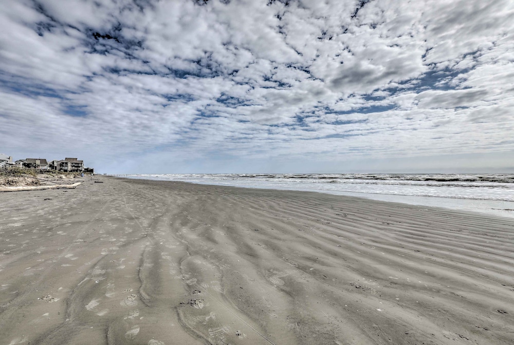 Galveston Vacation Rental Steps to the Beach - photo 19