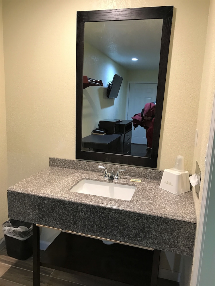 Budget Inn Missouri - photo 11