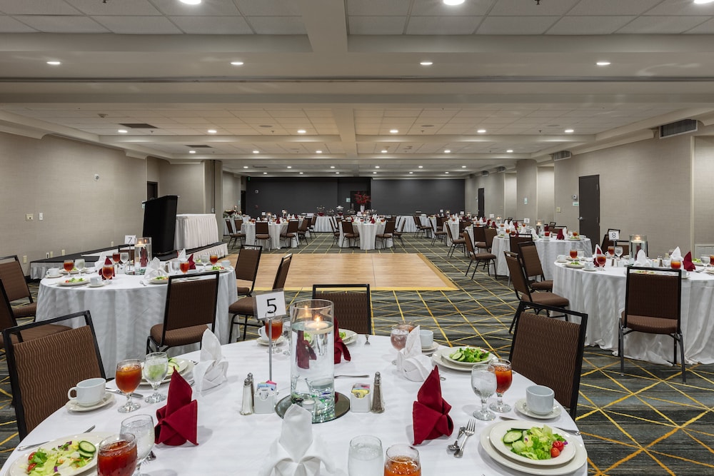 Holiday Inn Hotel & Suites Atlanta Airport North by IHG - photo 58