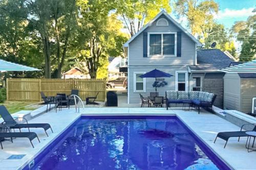 Merchant Street Retreat in New Buffalo, United States